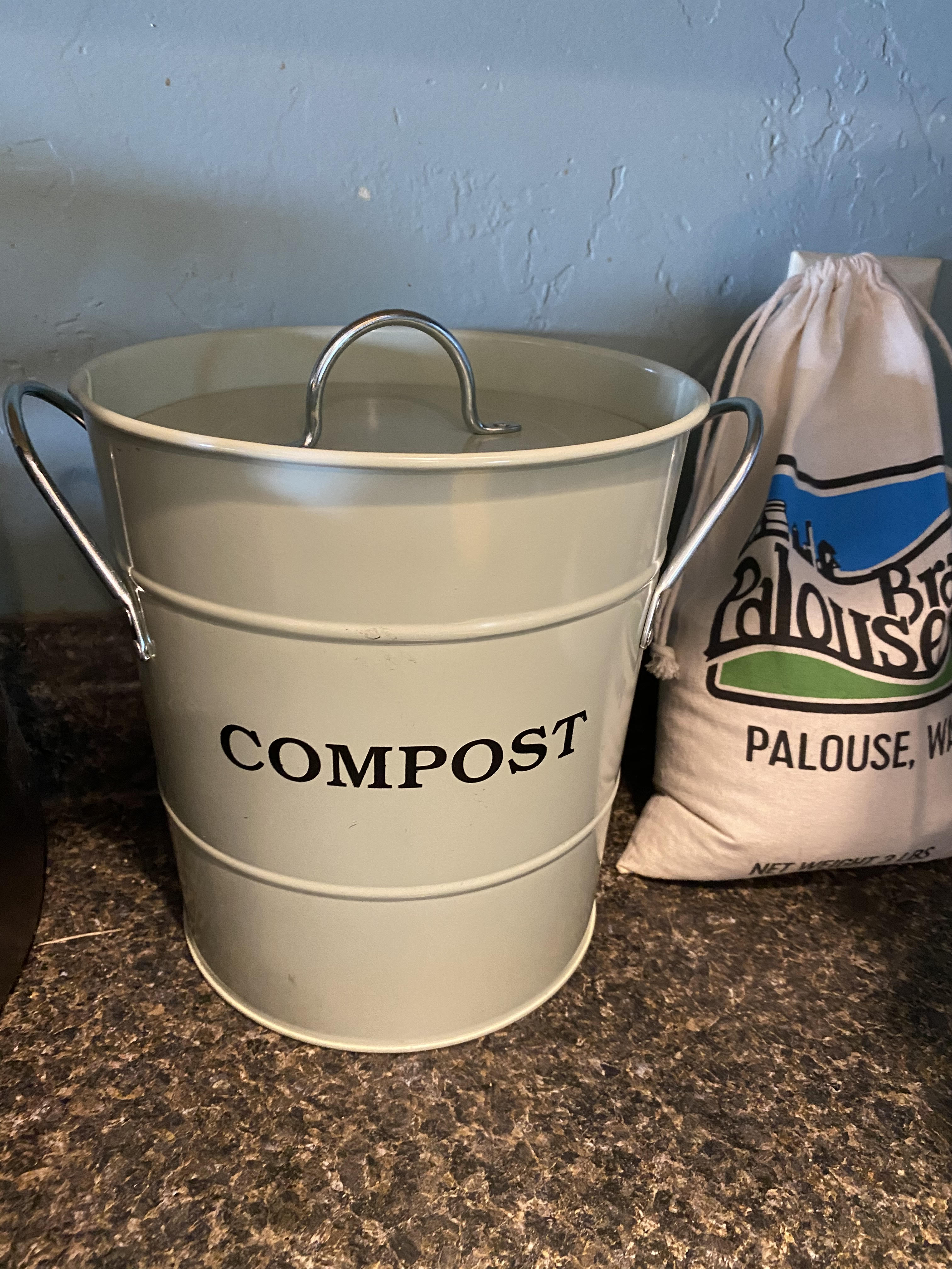Compost bucket
